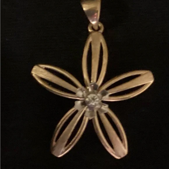 Flower Power Faux Gold Pendant with cute rhinestone center accent - Picture 2 of 5